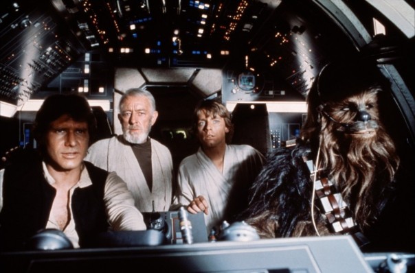 Han Solo, Obi-Wan, Luke e Chewbacca à bordo da Millenium Falcon. 